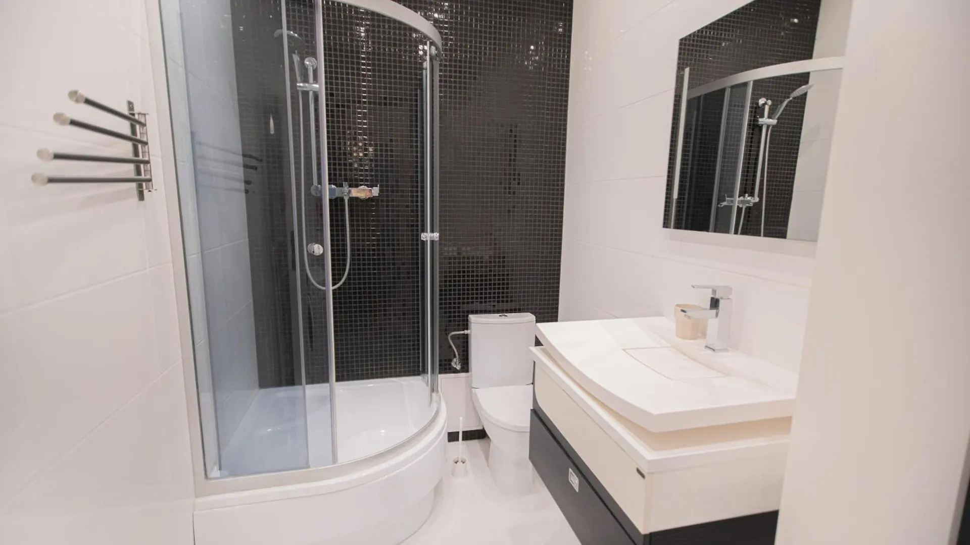 Poznanska Apartment. Great Location. City Center Warszawa Apartament
