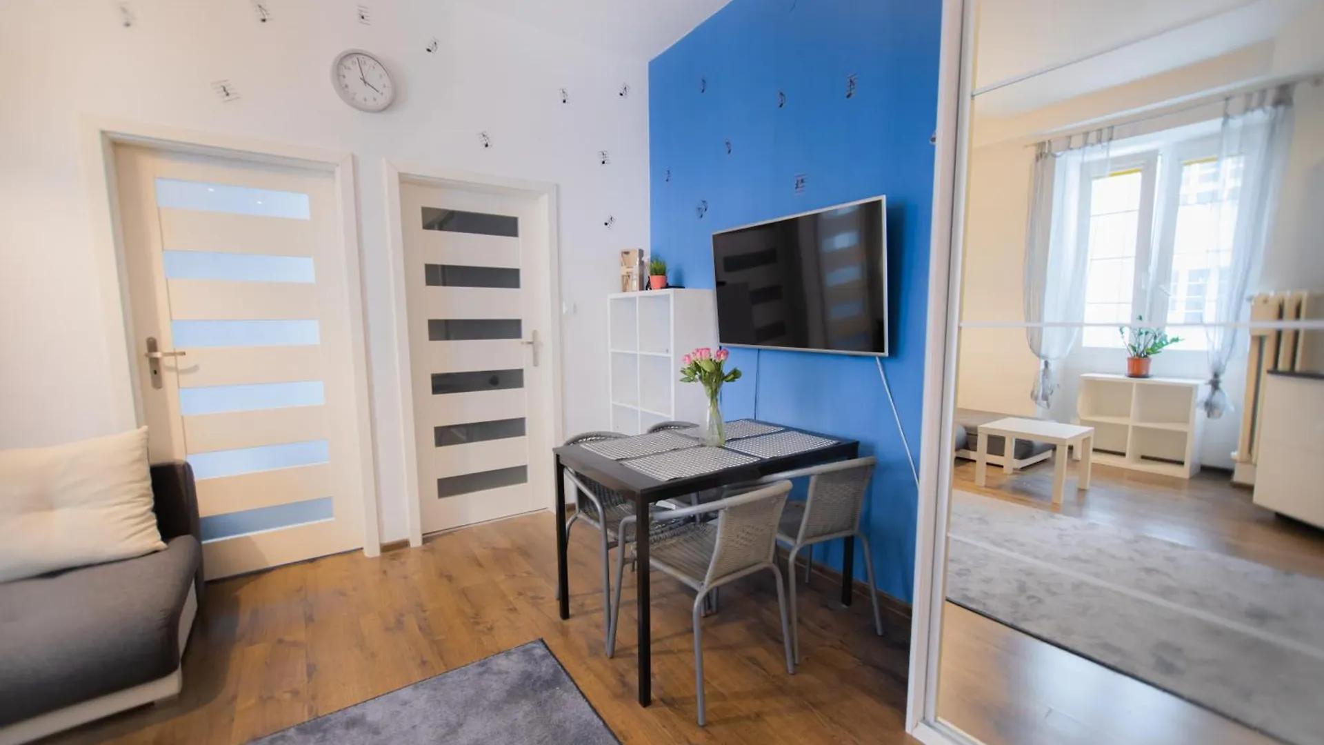 Poznanska Apartment. Great Location. City Center Warsaw 0*,  Poland